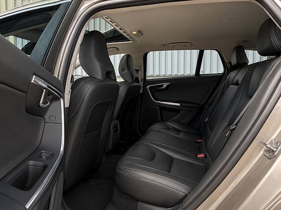 Volvo V60 9 of 13