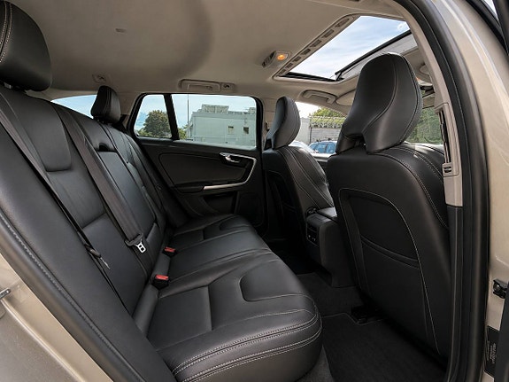Volvo V60 10 of 13