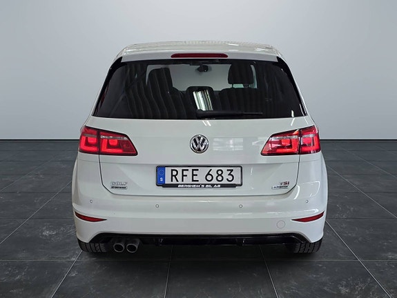 Volkswagen Golf Sportsvan 4 of 5