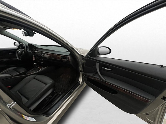 BMW 330d 16 of 30