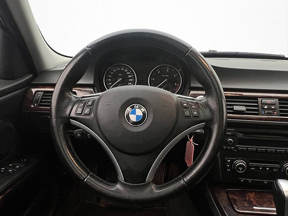 BMW 330d 19 of 30