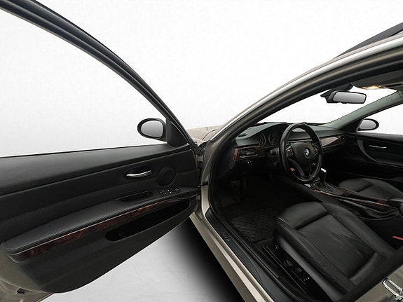 BMW 330d 12 of 30