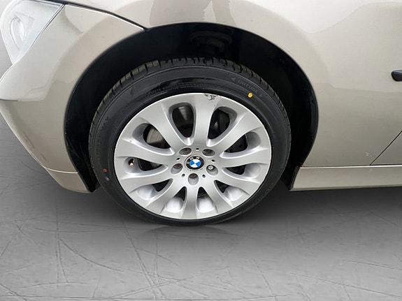 BMW 330d 10 of 30