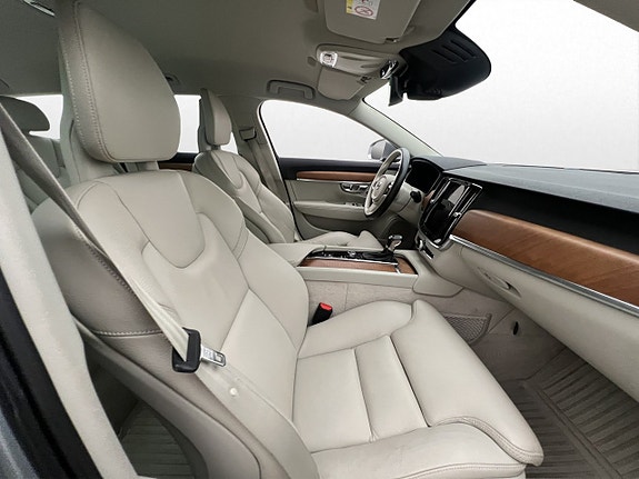 Volvo V90 13 of 30