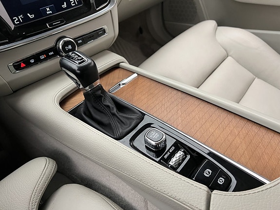 Volvo V90 27 of 30