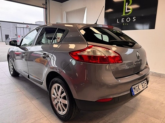 Renault Megane III 2 of 5
