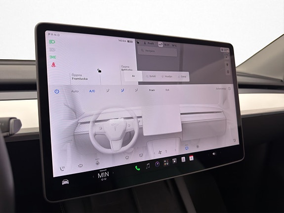 Tesla Model Y 28 of 30