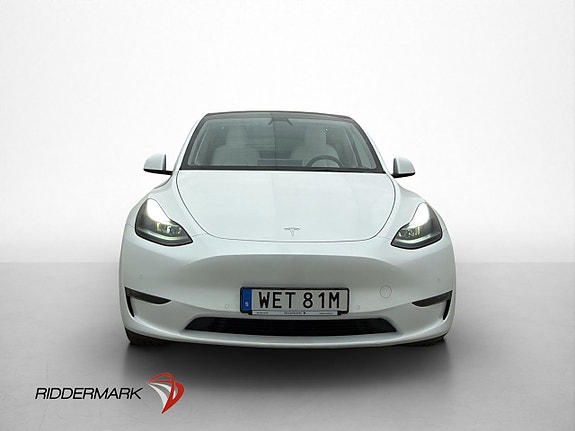 Tesla Model Y 3 of 5