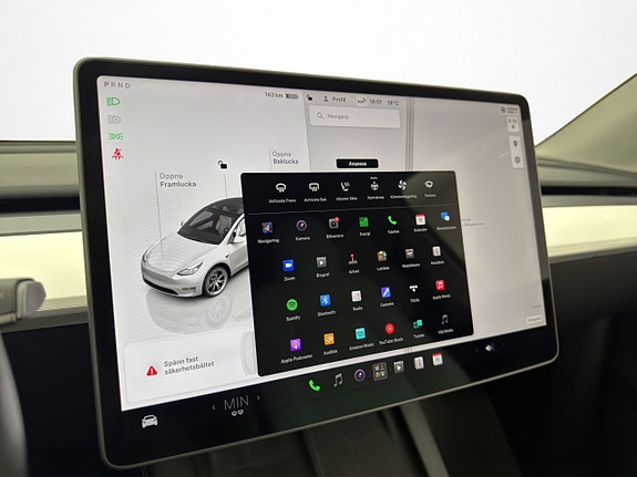 Tesla Model Y 26 of 30
