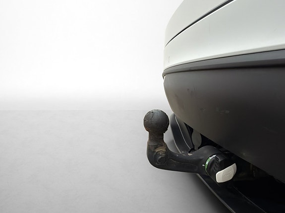 Tesla Model Y 19 of 30