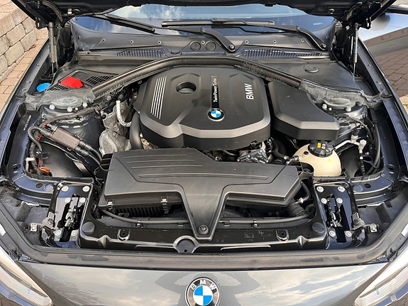 BMW 118i 4 of 5