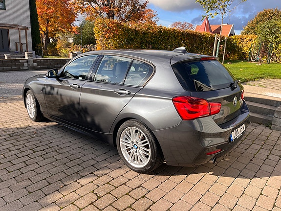 BMW 118i 2 of 5