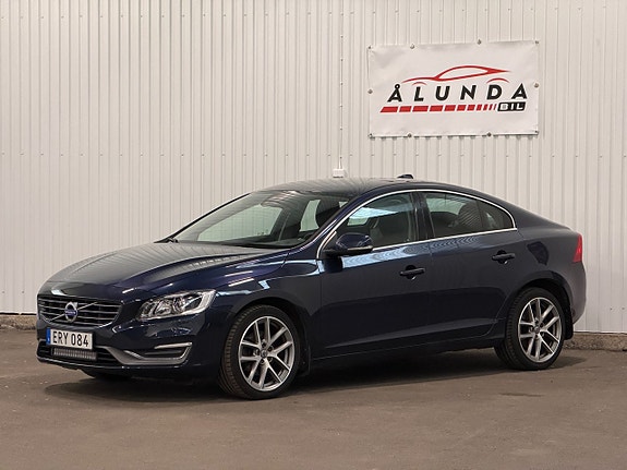Volvo S60 4 of 5