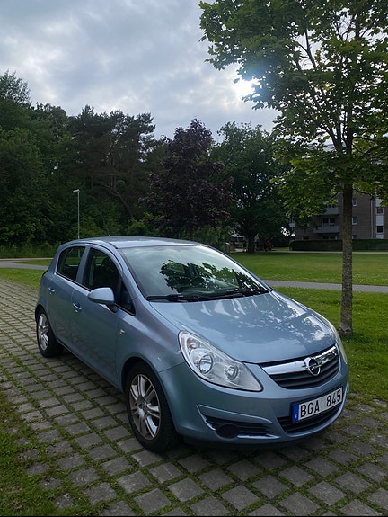 Opel Corsa 2 of 5