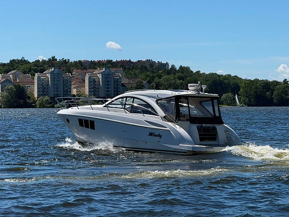 Windy Maestro 40 / 2 X Volvo Penta D6 370hk / 2012