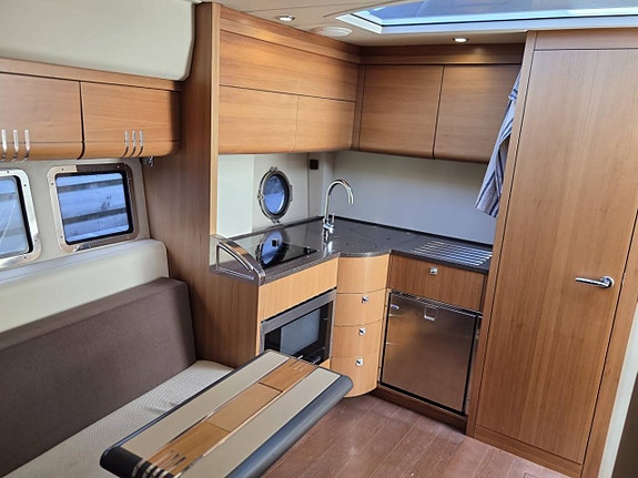 Windy Maestro 40 / 2 X Volvo Penta D6 370hk / 2012 10 of 12