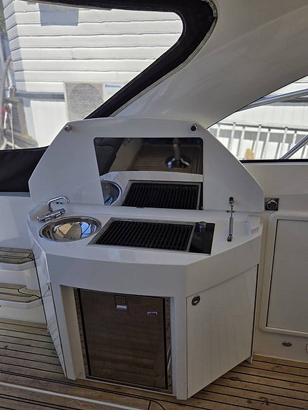 Windy Maestro 40 / 2 X Volvo Penta D6 370hk / 2012 7 of 12