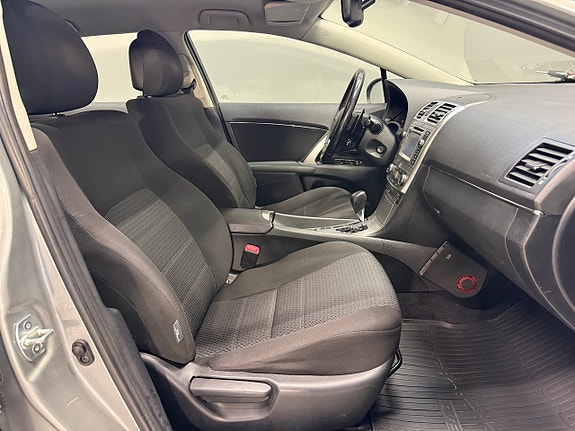 Toyota Avensis 10 of 21