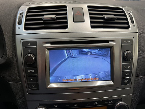 Toyota Avensis 16 of 21