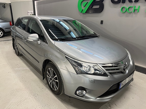 Toyota Avensis 7 of 21
