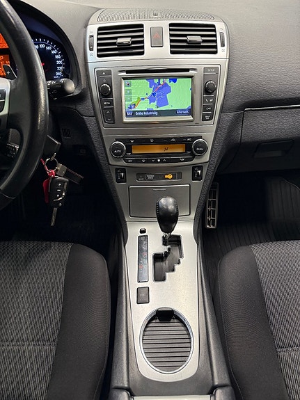 Toyota Avensis 14 of 21
