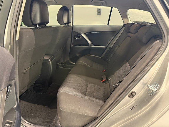 Toyota Avensis 11 of 21