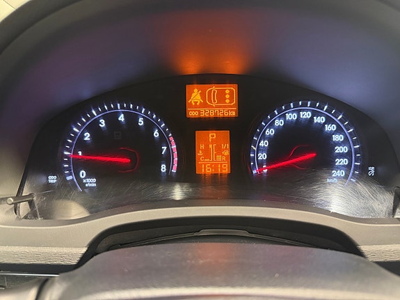 Toyota Avensis 17 of 21