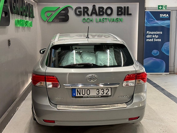 Toyota Avensis 8 of 21