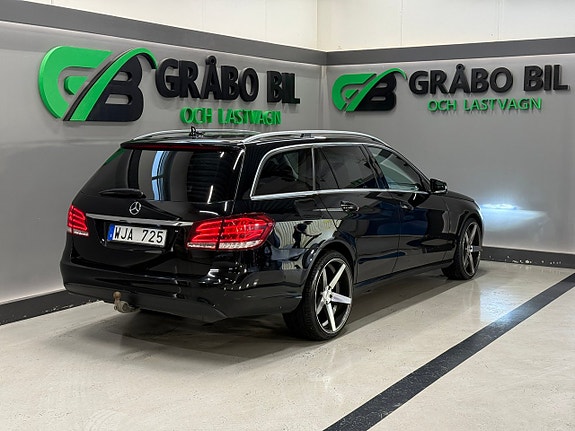Mercedes-Benz E220 5 of 5