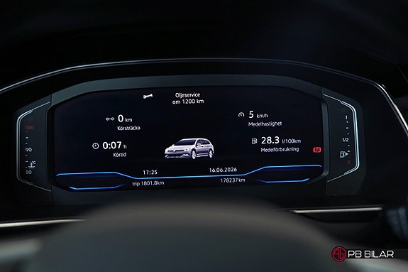 Volkswagen Passat Alltrack 12 of 19