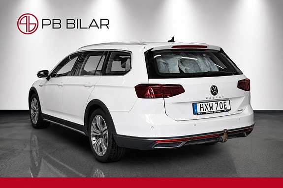 Volkswagen Passat Alltrack 4 of 5
