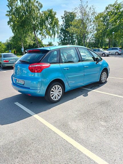 Citroen C4 Picasso 3 of 5