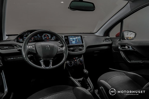 Peugeot 208 8 of 17
