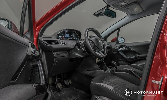 Peugeot 208 7 of 17