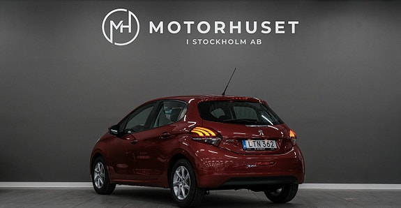 Peugeot 208 4 of 5