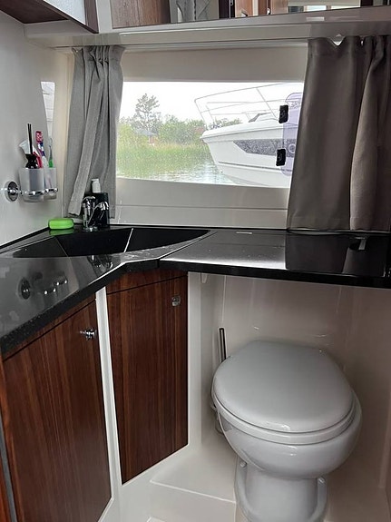 Marex 375 / 2 X Volvo Penta D4 320hk / 2021 9 of 12