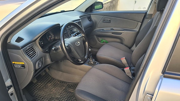 Kia Rio 5 of 5