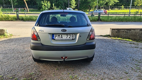 Kia Rio 4 of 5