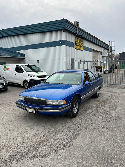 Buick Roadmaster 2 of 5