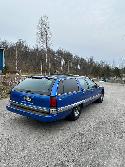 Buick Roadmaster 3 of 5