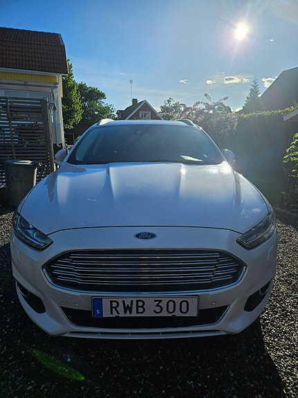 Ford Mondeo 4 of 5