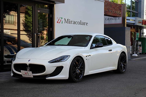 Maserati GranTurismo 2 of 5