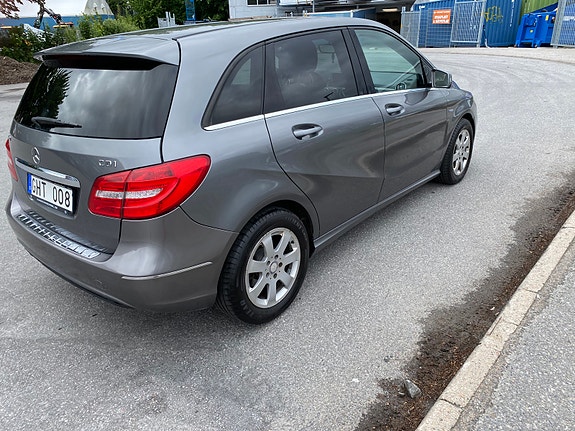 Mercedes-Benz B180 5 of 5