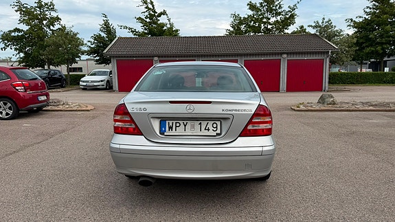 Mercedes-Benz C180 2 of 4