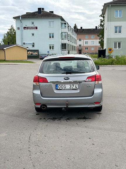 Subaru Legacy 5 of 5