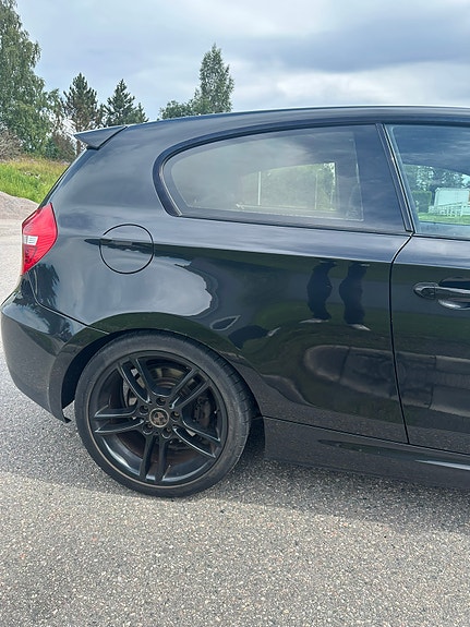 BMW 120d 6 of 13