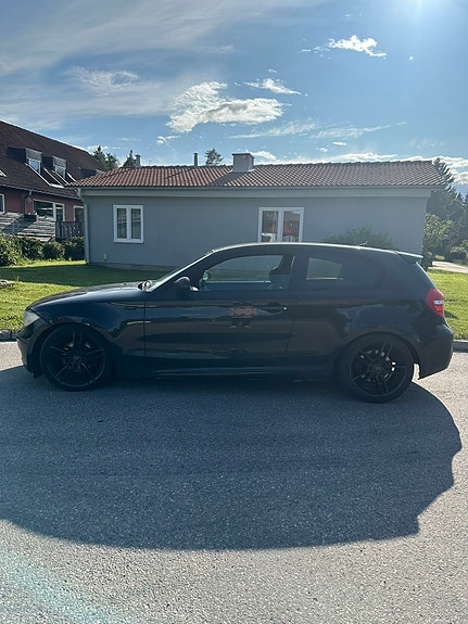 BMW 120d 4 of 13