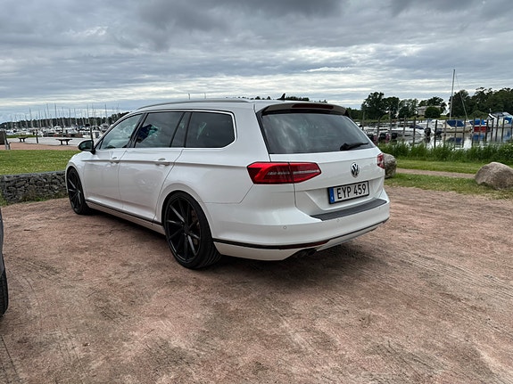 Volkswagen Passat 2 of 4