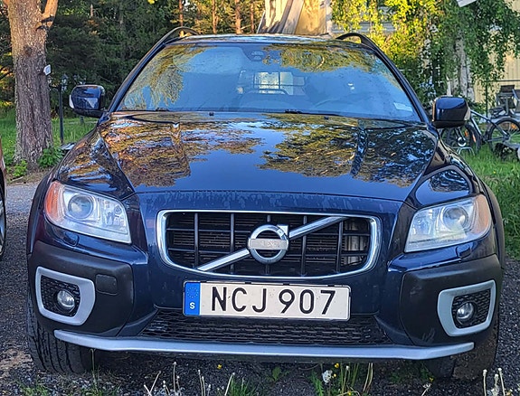 Volvo XC70 2 of 5