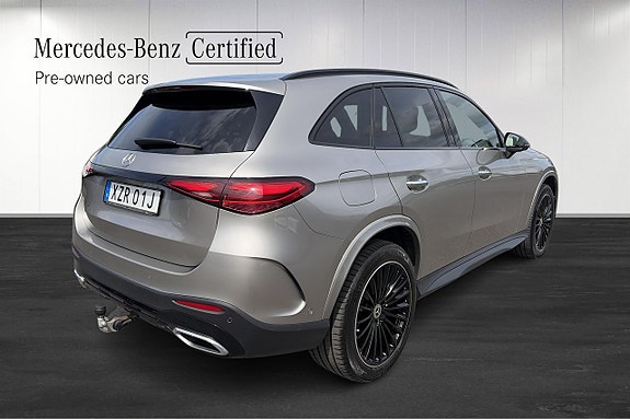 Mercedes-Benz GLC300 e 4 of 5